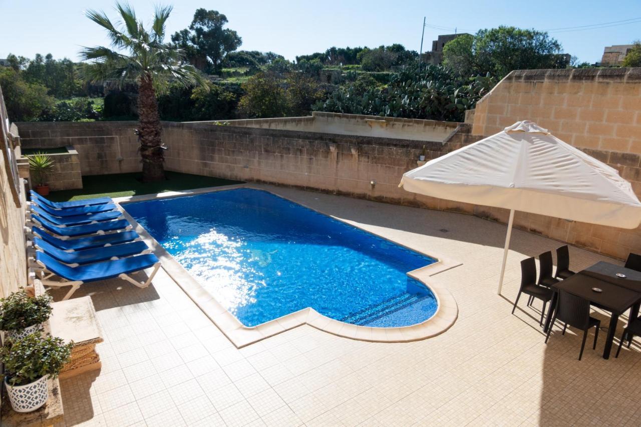 Vakantiehuis Centre Island With Private Pool And Hot Tub Kerċem