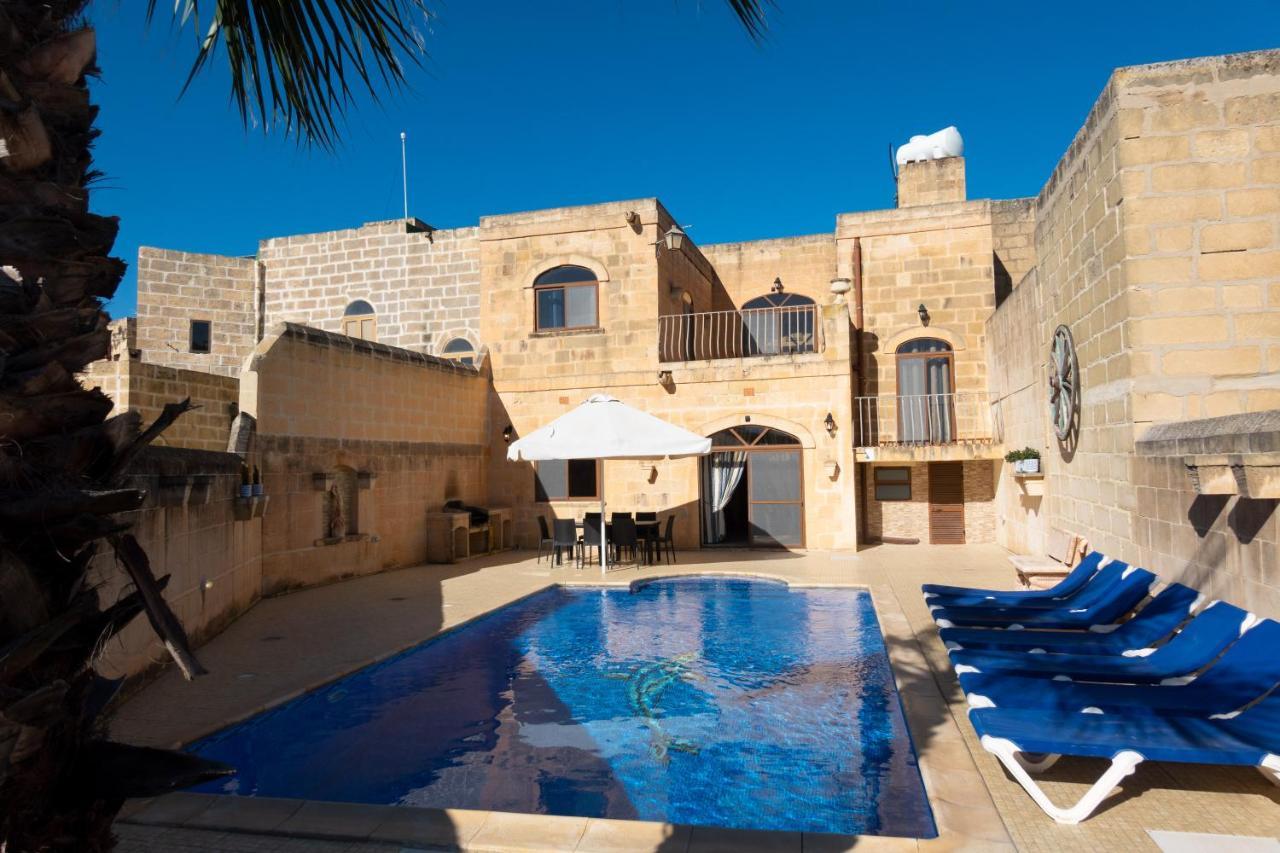 Vakantiehuis Centre Island With Private Pool And Hot Tub Kerċem