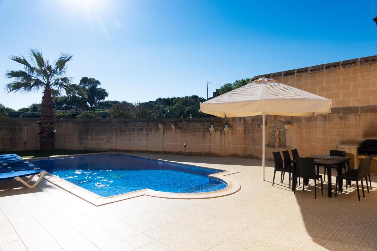 Vakantiehuis Centre Island With Private Pool And Hot Tub