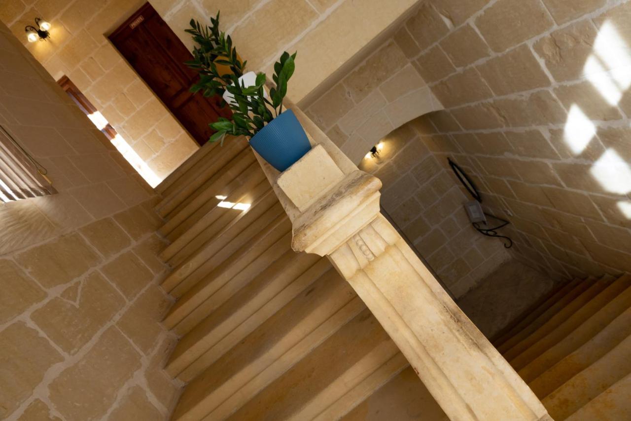 Centre Island With Private Pool And Hot Tub Vakantiehuis Kerċem