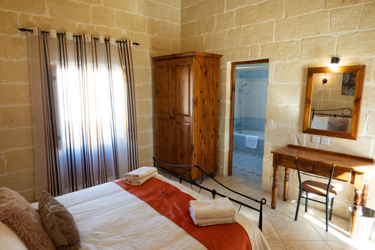 Centre Island With Private Pool And Hot Tub Vakantiehuis Kerċem