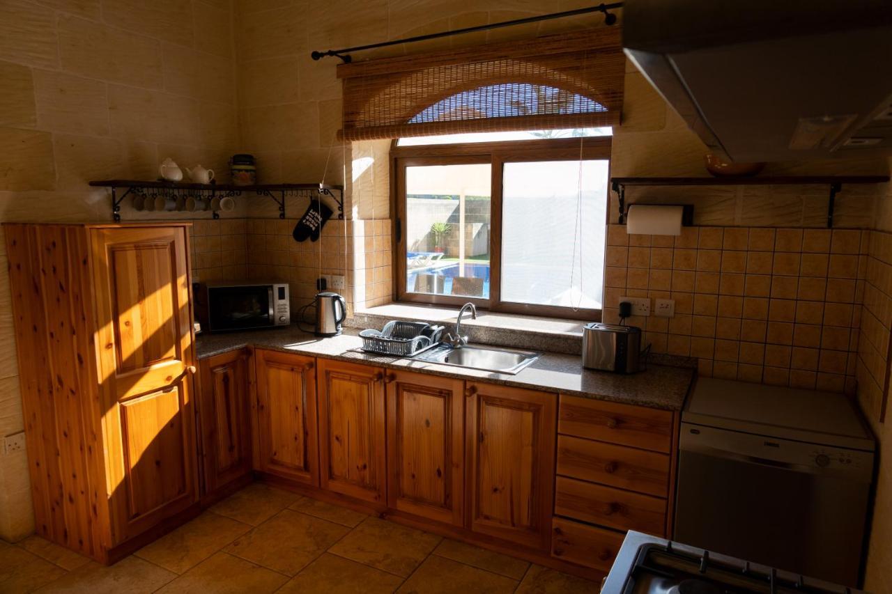 Centre Island With Private Pool And Hot Tub Vakantiehuis Kerċem