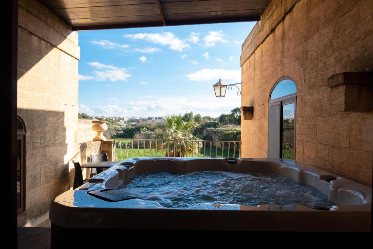 Centre Island With Private Pool And Hot Tub Vakantiehuis